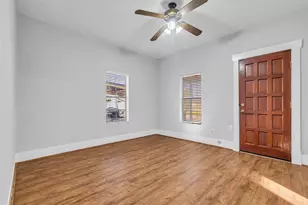 1113 71st St, Houston, TX 77011 - Photo 8