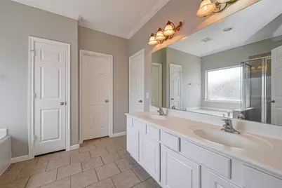 13922 Normandy Court, Sugar Land, TX 77498 - Photo 40