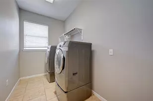 13922 Normandy Ct, Sugar Land, TX 77498 - Photo 28