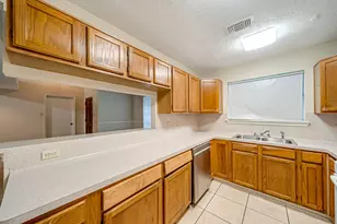 3812 Redbud Dr, La Porte, TX 77571 - Photo 4