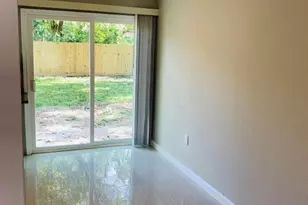 8027 Herschelwood St, Houston, TX 77033 - Photo 4