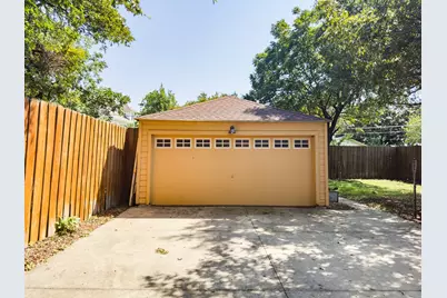 2222 Carnes Street, Dallas, TX 75208 - Photo 2