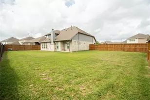 318 Cabernet Dr, Alvin, TX 77511 - Photo 8