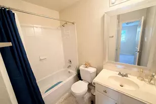 4215 Oakview Creek Ln, Houston, TX 77048 - Photo 10