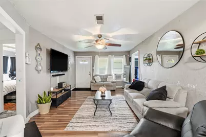 910 W 6th Street, Freeport, TX 77541 - Photo 4