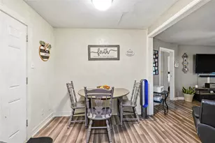 910 W 6th St, Freeport, TX 77541 - Photo 6