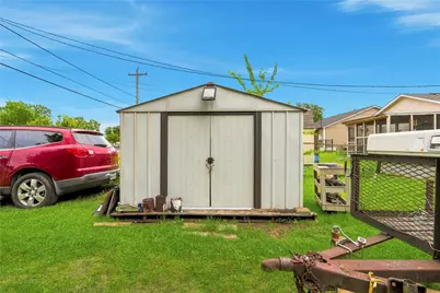 910 W 6th Street, Freeport, TX 77541 - Photo 26