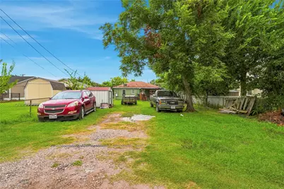 910 W 6th Street, Freeport, TX 77541 - Photo 24