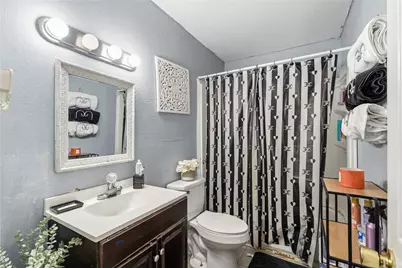 910 W 6th Street, Freeport, TX 77541 - Photo 16
