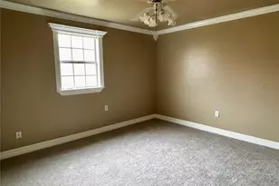 401 N 11th St, West Columbia, TX 77486 - Photo 6