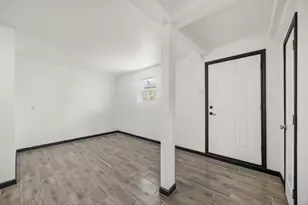1913 30th St, Galveston, TX 77550 - Photo 10