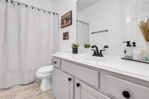 2 Clarewood Ct, Conroe, TX 77385 - Photo 6