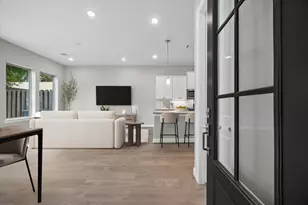 5210 Amber Sunrise Dr, Houston, TX 77018 - Photo 2