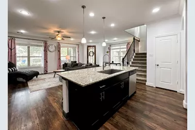 717 Via Lago, Webster, TX 77598 - Photo 8