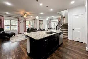 717 Via Lago, Webster, TX 77598 - Photo 8