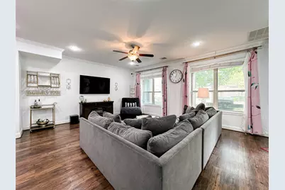 717 Via Lago, Webster, TX 77598 - Photo 4