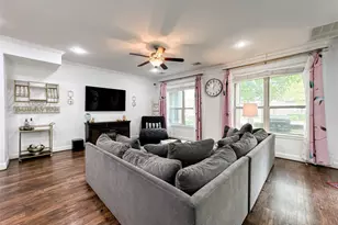 717 Via Lago, Webster, TX 77598 - Photo 4