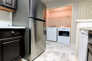 2425 Holly Hall St, Houston, TX 77054 - Photo 6