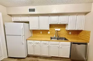 7915 Kendalia Dr, Houston, TX 77036 - Photo 10