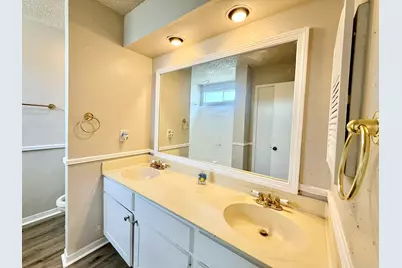 7915 Kendalia Drive, Houston, TX 77036 - Photo 22