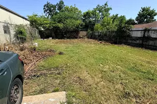 8930 Bellflower St, Houston, TX 77063 - Photo 2