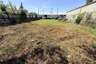 8930 Bellflower St, Houston, TX 77063 - Photo 4