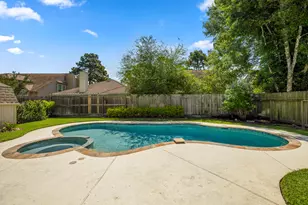 16031 Willowpark Dr, Tomball, TX 77377 - Photo 2