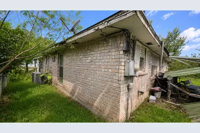 1402 Center Street, Richmond, TX 77469 - Photo 2
