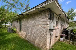 1402 Center St, Richmond, TX 77469 - Photo 2