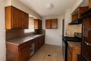 1402 Center St, Richmond, TX 77469 - Photo 4