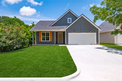 2410 28th Ave N, Texas City, TX 77590 - Photo 1