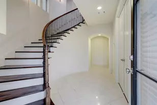 1368 W 25th St, Houston, TX 77008 - Photo 4