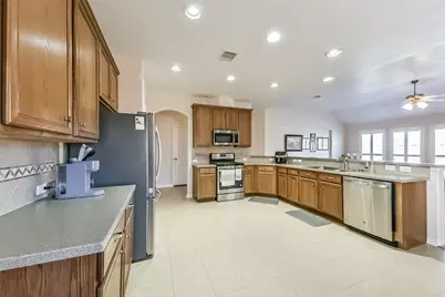 3411 Highland Point Lane, Pearland, TX 77581 - Photo 16