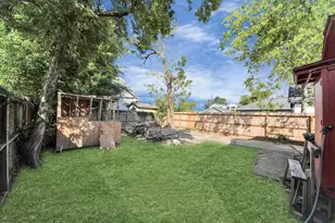 919 E 32nd St, Houston, TX 77022 - Photo 30