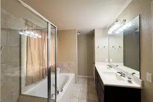 1626 Thornhollow Dr, Houston, TX 77014 - Photo 14