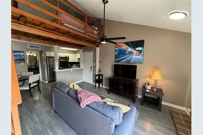 10855 Meadowglen Lane #8, Houston, TX 77042 - Photo 2