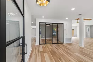 10711 Ella Lee Ln, Houston, TX 77042 - Photo 6