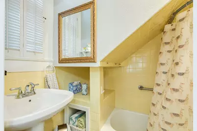 2605 Avenue O 1/2, Galveston, TX 77550 - Photo 10