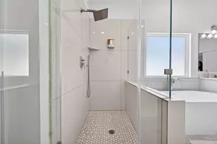 2207 Silverbonnet St, Houston, TX 77055 - Photo 46