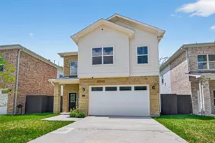 2207 Silverbonnet St, Houston, TX 77055 - Photo 4