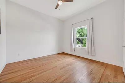 2207 Silverbonnet Street, Houston, TX 77055 - Photo 32