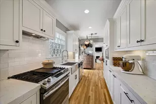 824 W Melwood St, Houston, TX 77009 - Photo 6