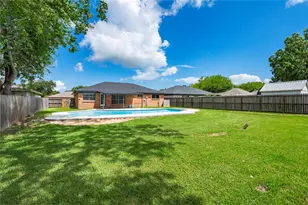 5422 Thistle Dr, Dickinson, TX 77539 - Photo 2