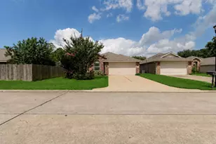 711 Levi Bend, Magnolia, TX 77354 - Photo 2