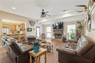 8921 Ridgecrest Dr, Manvel, TX 77578 - Photo 10