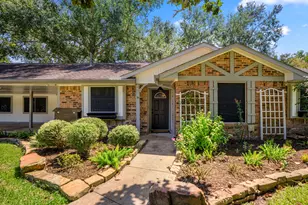 2411 Orange St, Waller, TX 77484 - Photo 2