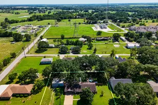 2411 Orange St, Waller, TX 77484 - Photo 2