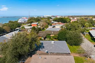 1205 Marine Dr, Galveston, TX 77550 - Photo 32