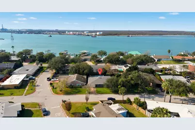 1205 Marine Drive, Galveston, TX 77550 - Photo 2