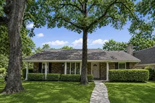 401 Shadywood Cir, Conroe, TX 77304 - Photo 1